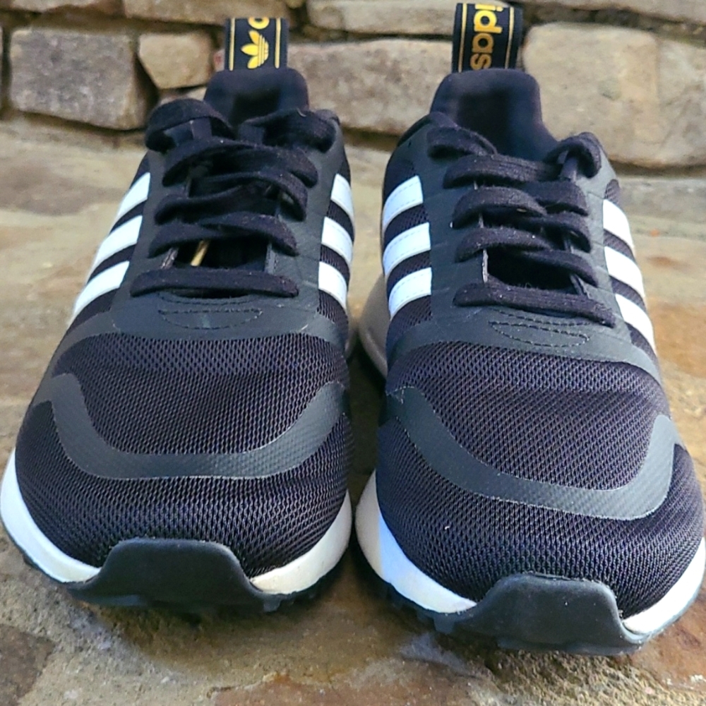 Adidas Black Gold Shoes 6.5 - Picture 4 of 7